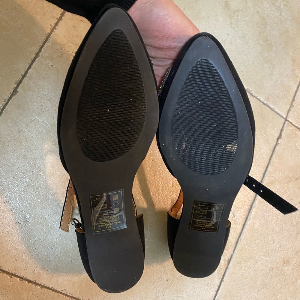 flat Shoe - Picture 5 of 6
